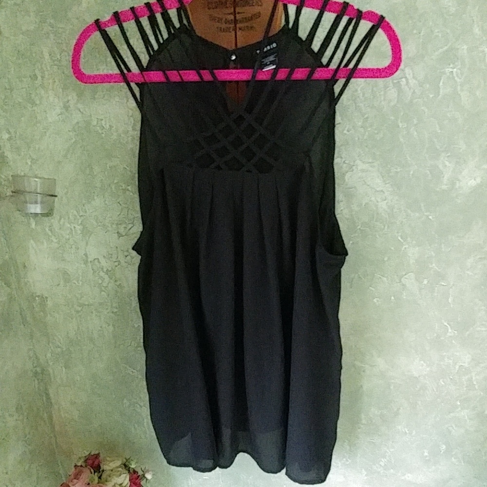 Black Sleeveless Women's Top